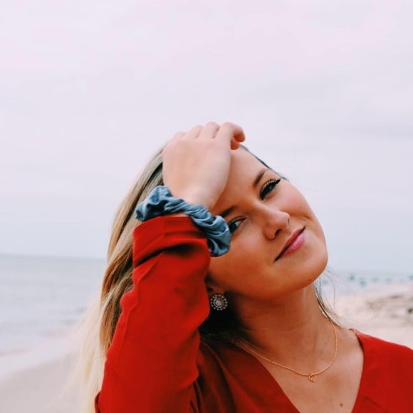 Red button up blouse - Picture 2 of 4